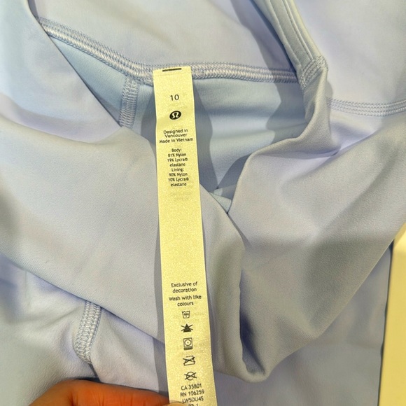 NWT Lululemon Light Blue Crop Leggings - Picture 2 of 3